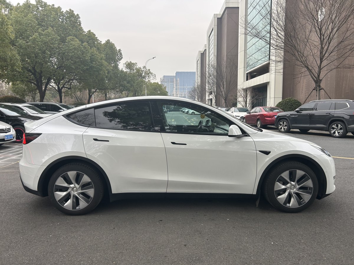 特斯拉 Model 3  2021款 改款 標準續(xù)航后驅(qū)升級版圖片