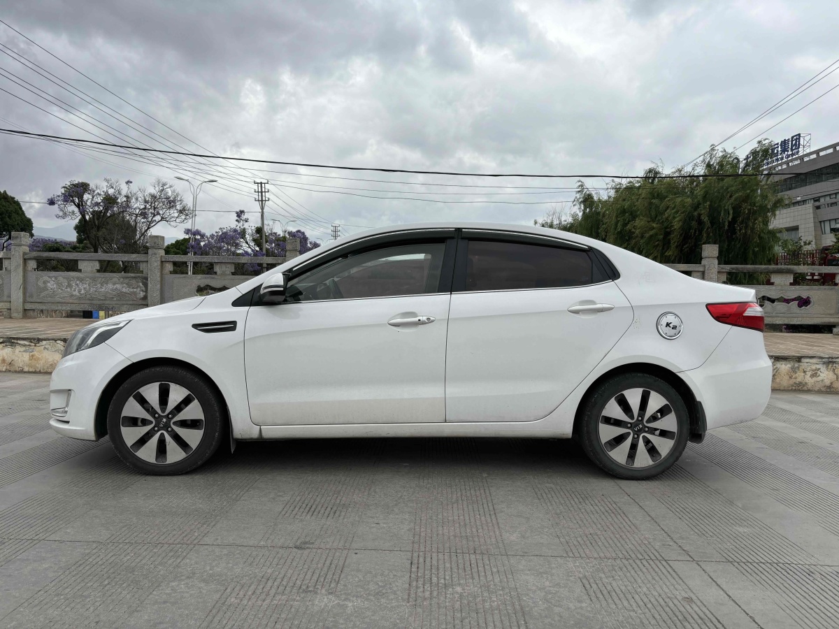 起亞 K2  2012款 三廂 1.6L AT Premium ECO紀(jì)念版圖片