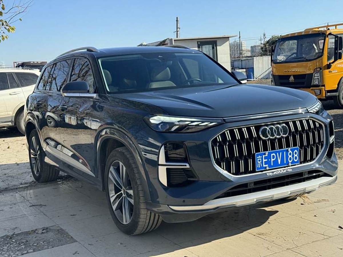 奥迪 奥迪Q6  2022款 45 TFSI quattro 齐云型 羽林套装图片