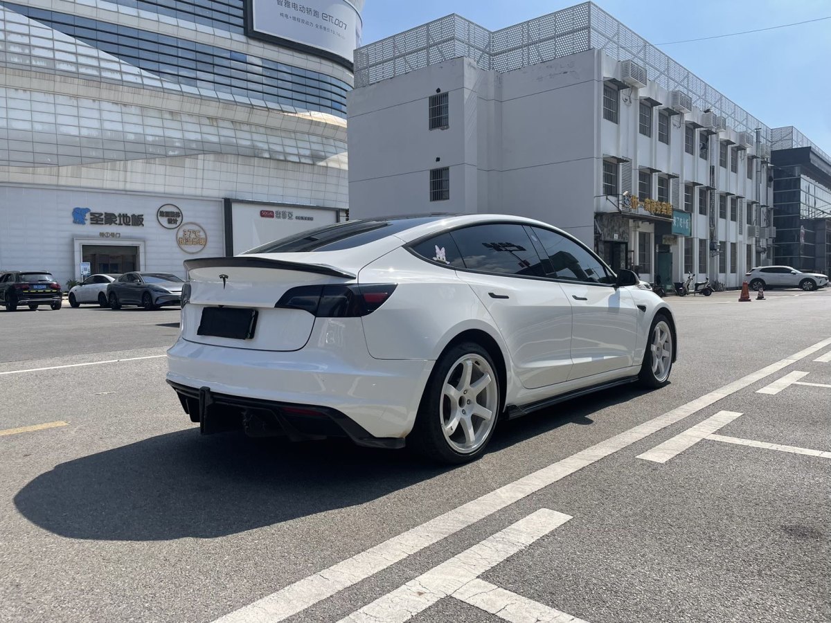 2021年4月特斯拉 Model 3  2019款 Performance高性能全輪驅(qū)動版