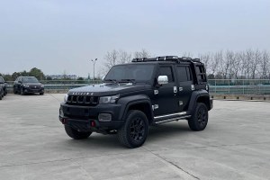 BJ40 北京 2.0D 自動(dòng)四驅(qū)刀鋒英雄版?zhèn)b客型