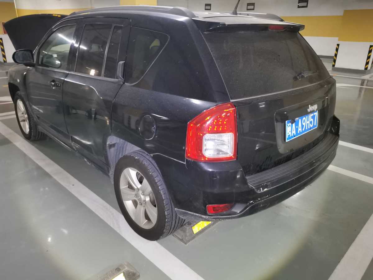 Jeep 指南者  2013款 2.4L 四驅(qū)運(yùn)動版圖片