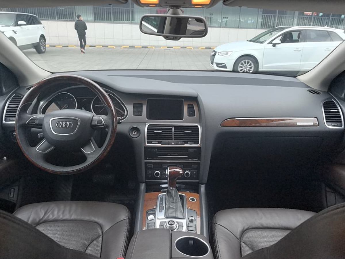 奧迪 奧迪Q7  2013款 35 TFSI 進(jìn)取型圖片