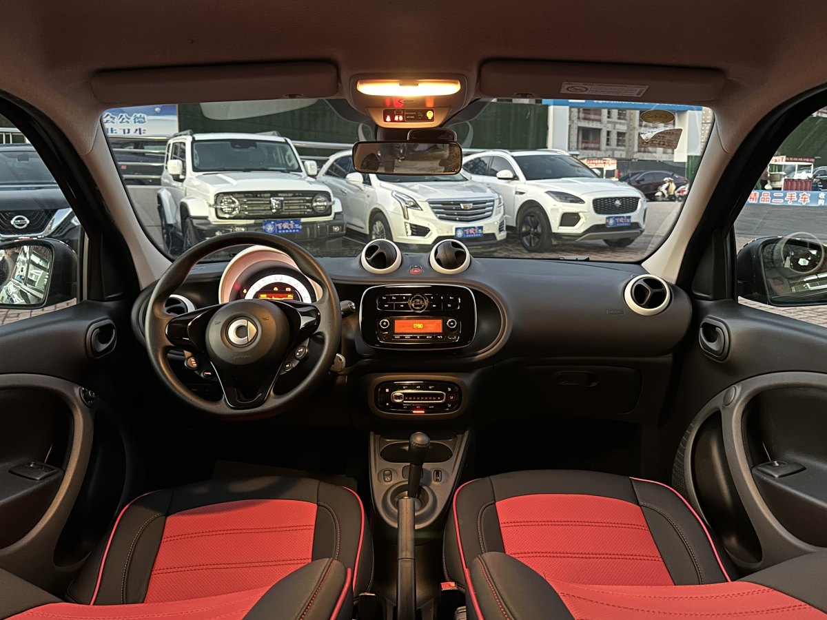 smart forfour  2018款 1.0L 52千瓦靈動(dòng)版圖片