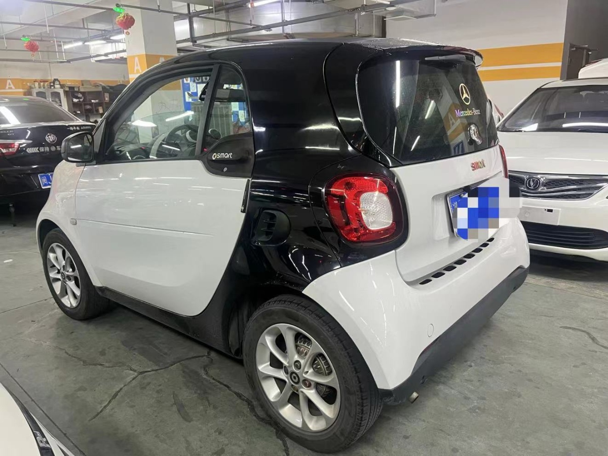 2016年11月smart fortwo  2015款 1.0L 52千瓦硬頂靈動(dòng)版