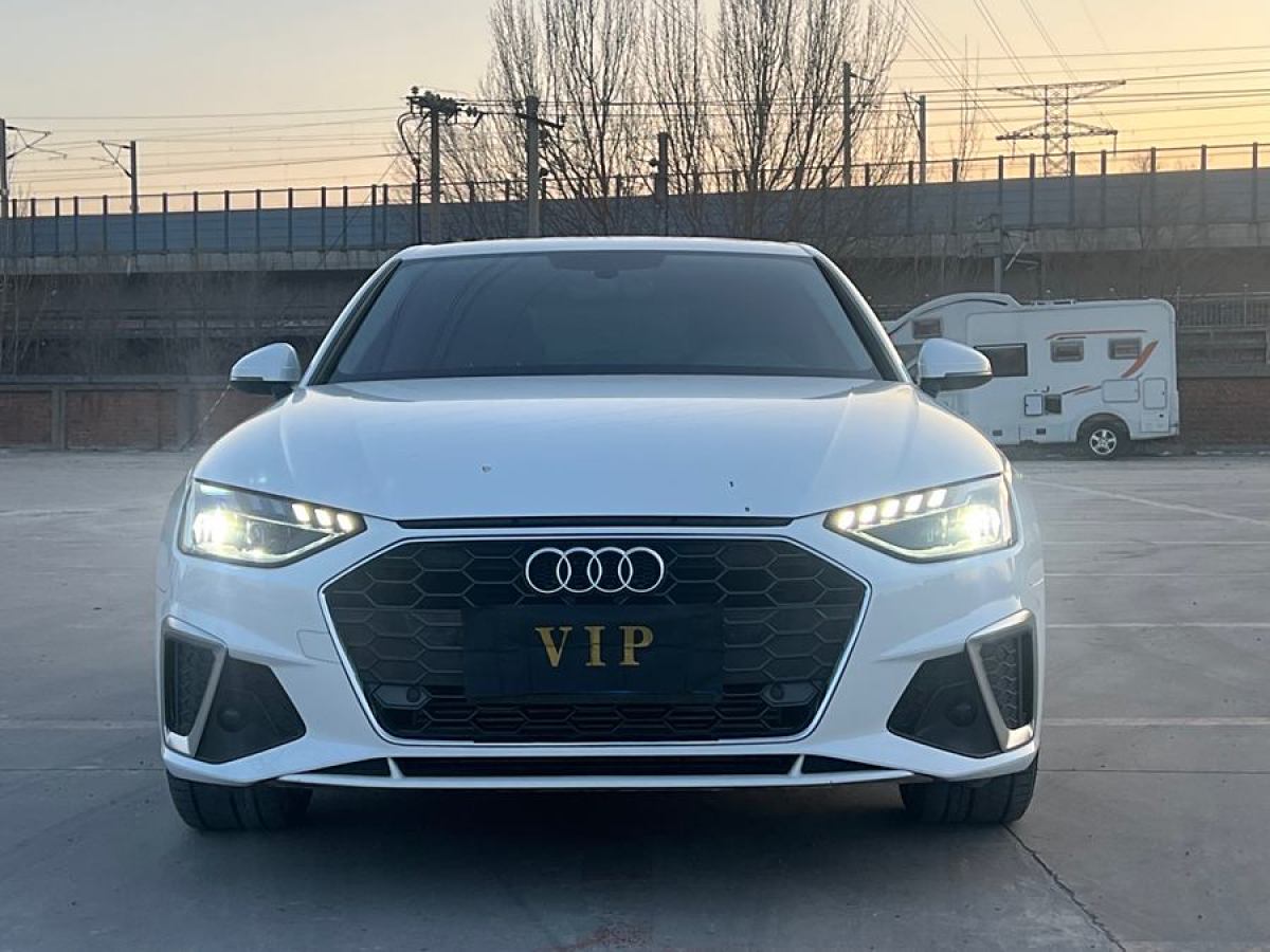 奧迪 奧迪A4L  2022款 35 TFSI 時(shí)尚動(dòng)感型圖片