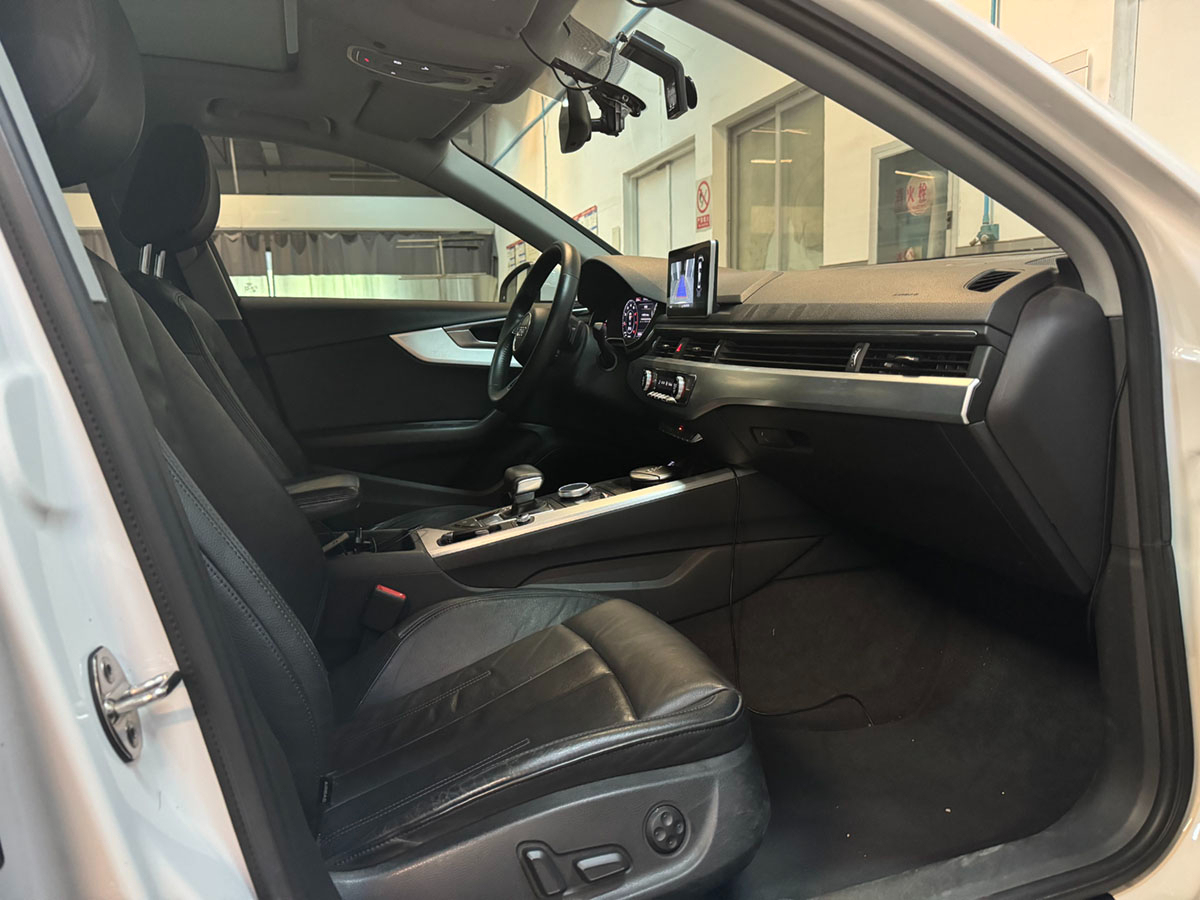 奧迪 奧迪A4L  2010款 A4L 3.2FSI Quattro旗艦型圖片