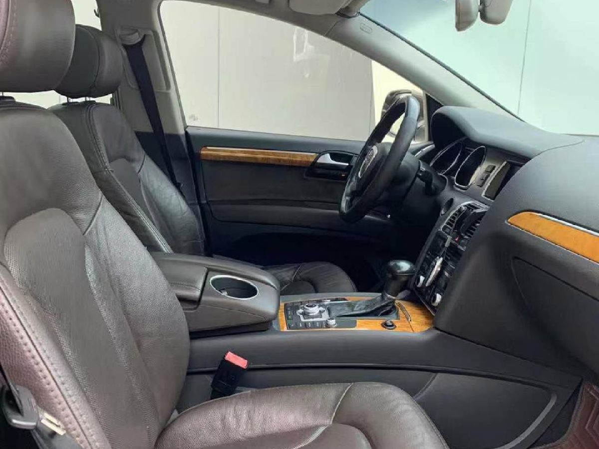 奧迪 奧迪Q7  2011款 3.0 TFSI 專享型(200kW)圖片