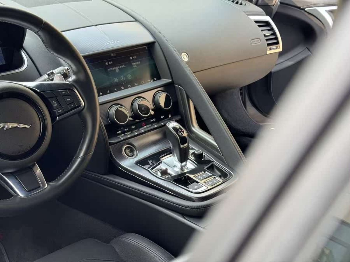 捷豹 F-TYPE  2021款 P380 全驅(qū)R-Dynamic硬頂版圖片