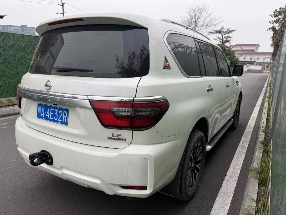 日產(chǎn) 途樂  2014款 5.6L LE圖片