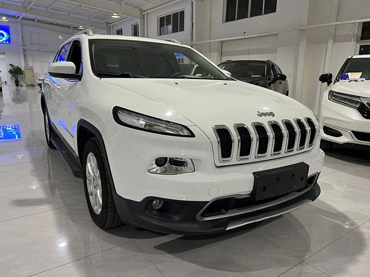 2019年5月Jeep 自由光  2017款 2.0L 優(yōu)越版