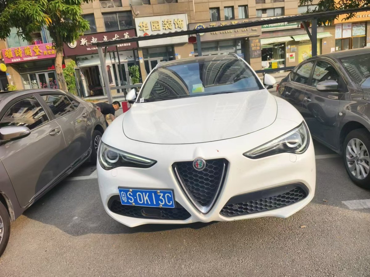 2019年6月阿爾法·羅密歐 Stelvio  2017款 2.0T 200HP 豪華版