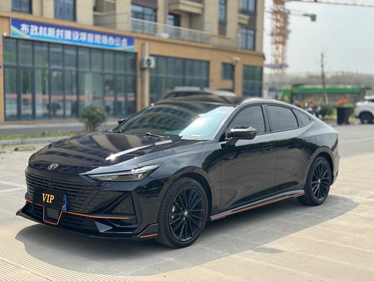 長(zhǎng)安 長(zhǎng)安UNI-V  2023款 1.5T 運(yùn)動(dòng)版圖片