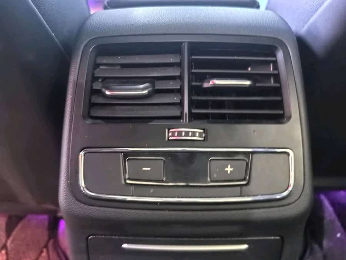 奧迪 奧迪A4L  2020款 40 TFSI 時(shí)尚致雅型圖片