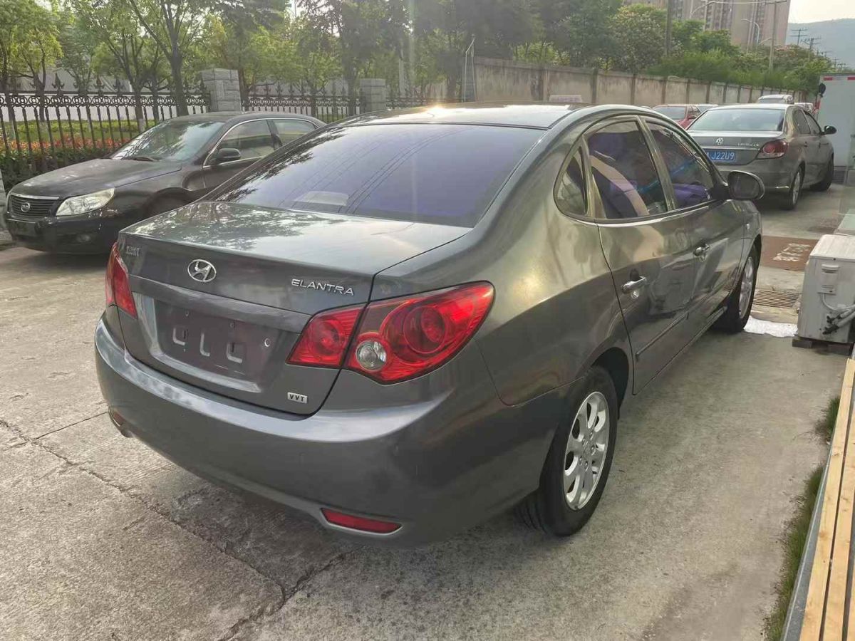現(xiàn)代 悅動  2011款 1.6L 自動頂級型圖片
