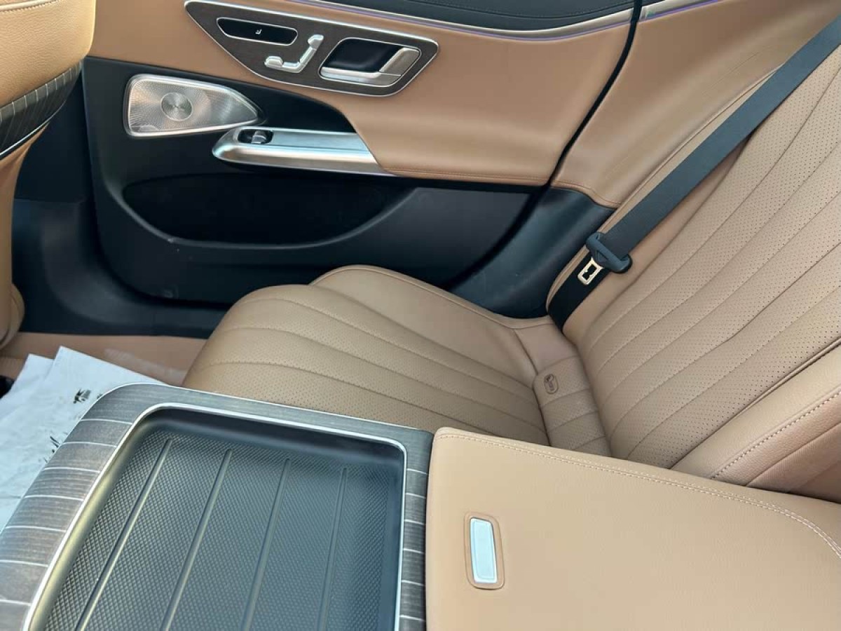 奔馳 奔馳E級(jí)  2024款 E 300 L 豪華型圖片