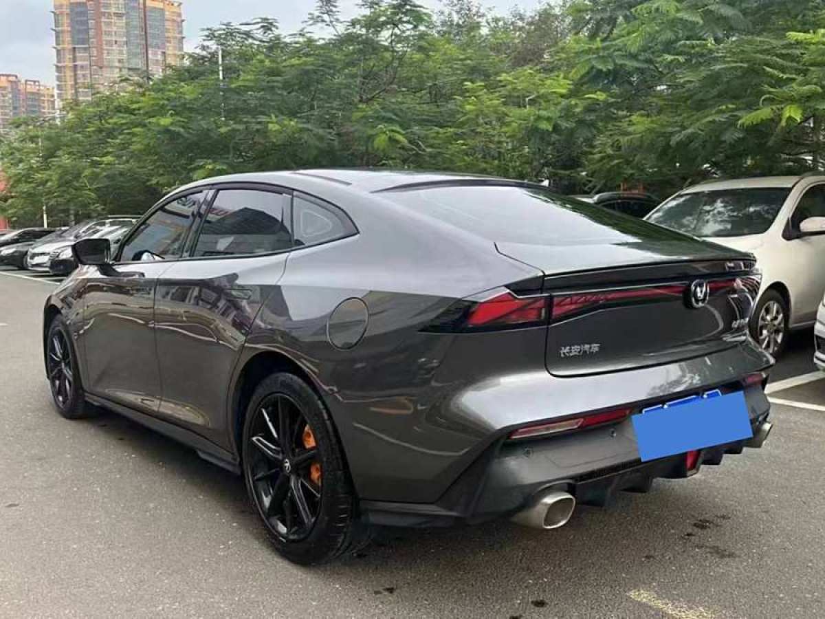 長(zhǎng)安 長(zhǎng)安UNI-V  2022款 1.5T 尊貴型圖片