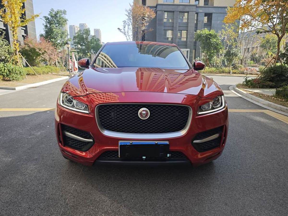 捷豹 F-PACE  2016款 2.0T 兩驅(qū)R-Sport運(yùn)動(dòng)版圖片