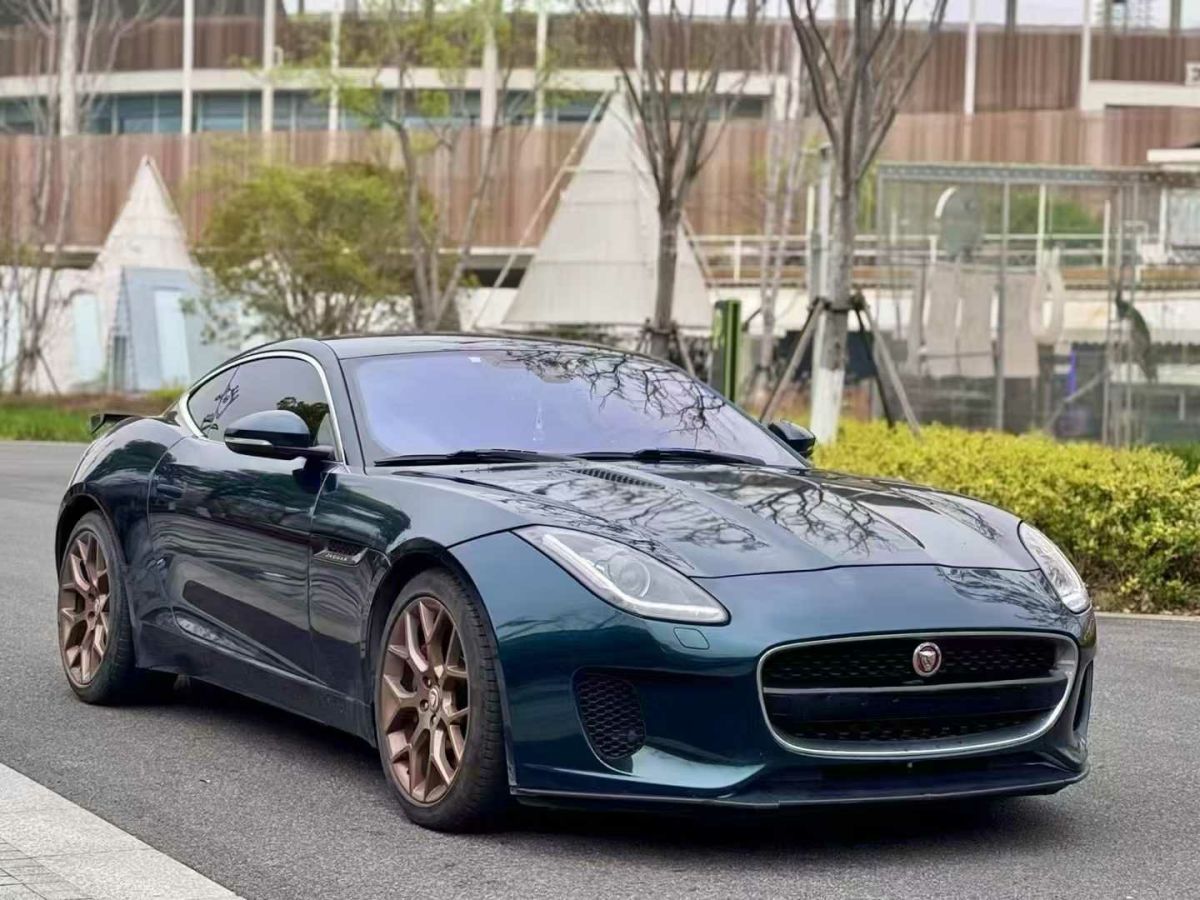捷豹 XE  2018款 2.0T 300PS 四驅(qū)R-Sport運(yùn)動版圖片