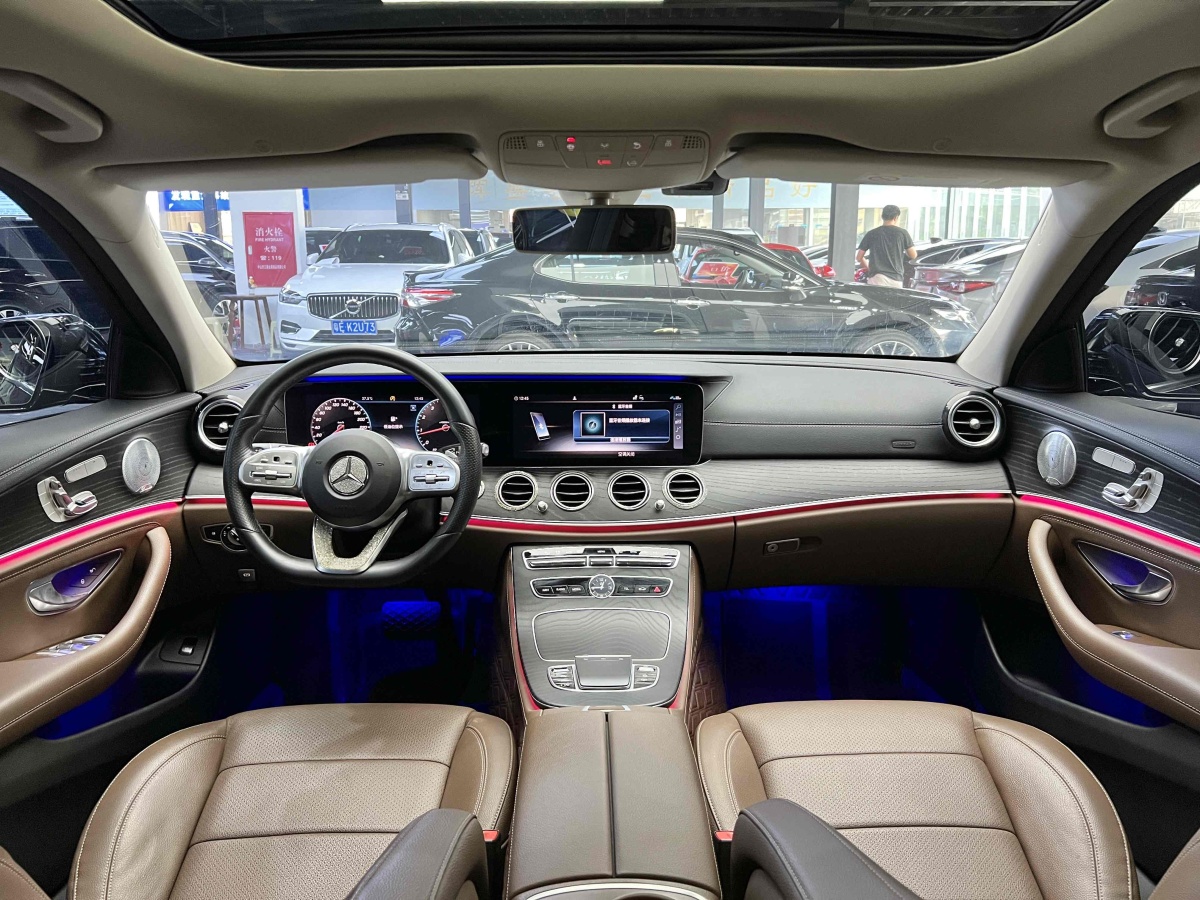 2019年11月奔驰 奔驰E级  2020款 E 300 L 运动豪华型