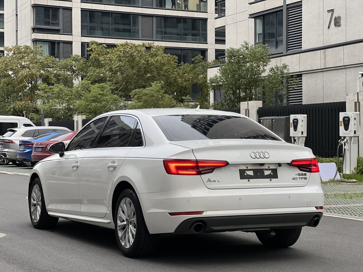 奧迪 奧迪A4L  2017款 Plus 40 TFSI 進(jìn)取型圖片