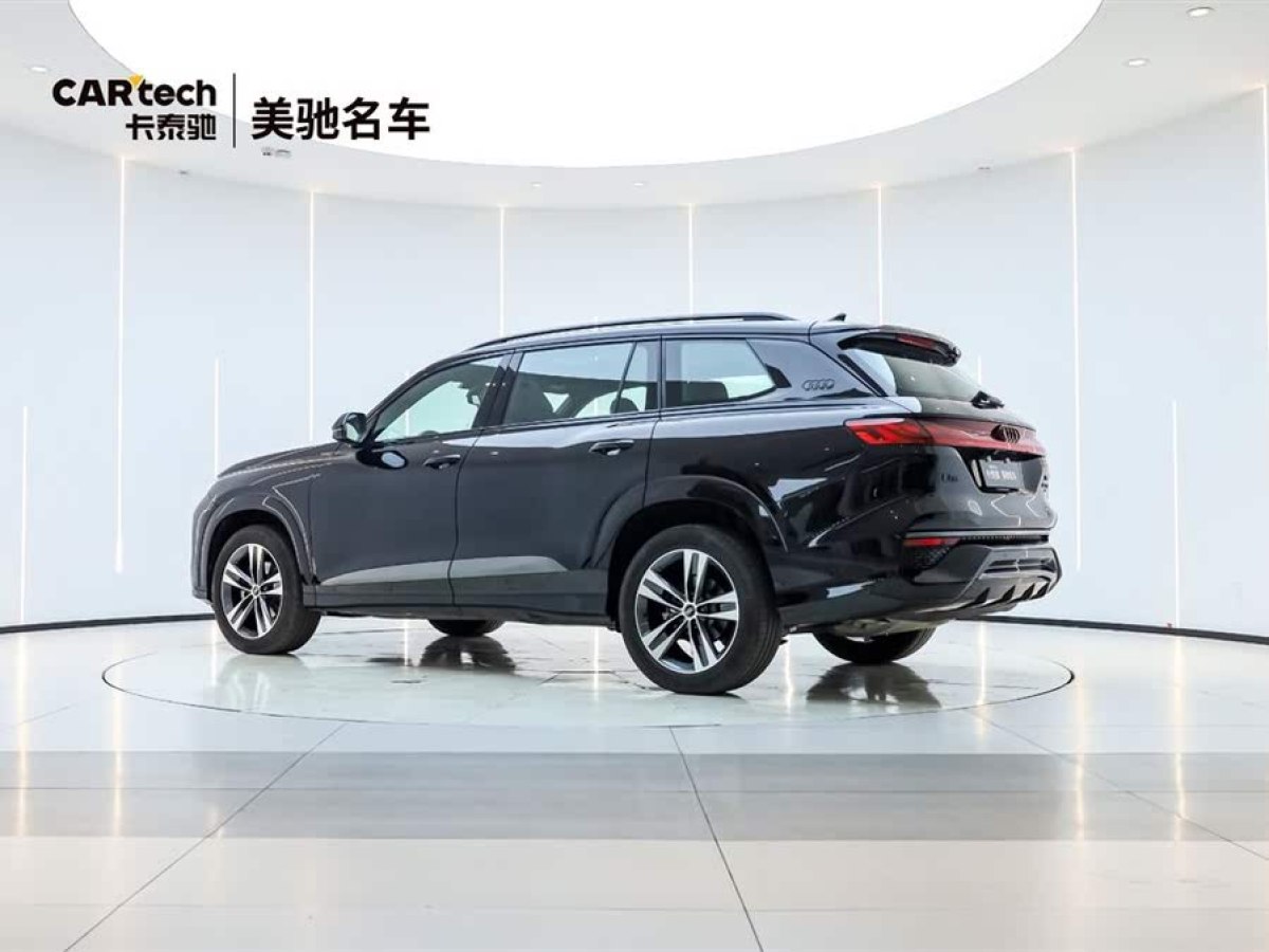 奧迪 奧迪Q6  2022款 45 TFSI quattro 齊云型 飛騎套裝圖片