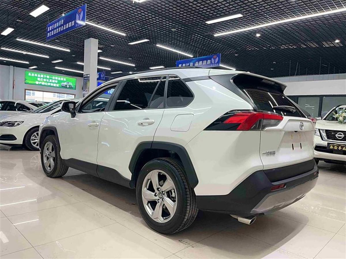 2022年4月豐田 RAV4榮放  2021款 2.0L CVT四驅(qū)風尚版