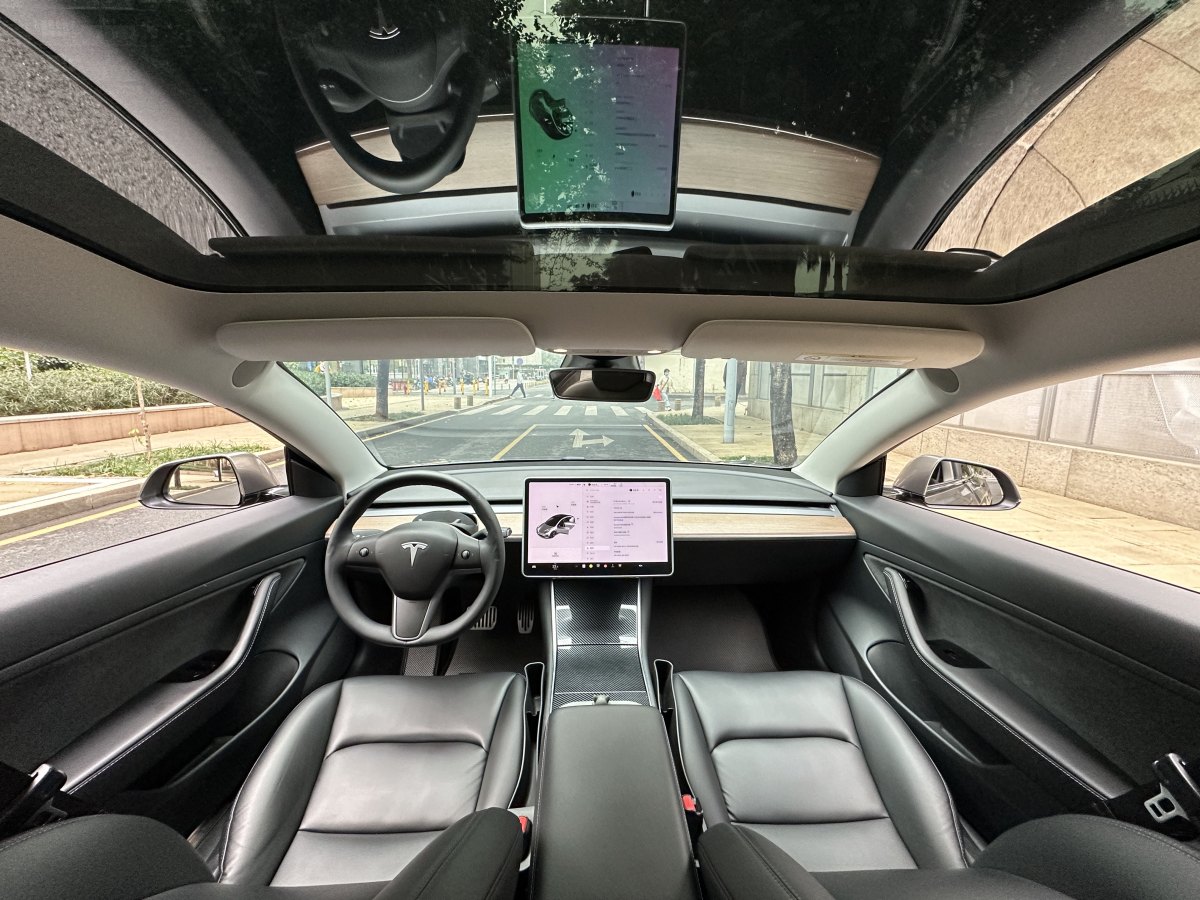 特斯拉 Model 3  2019款 標(biāo)準(zhǔn)續(xù)航后驅(qū)升級(jí)版圖片