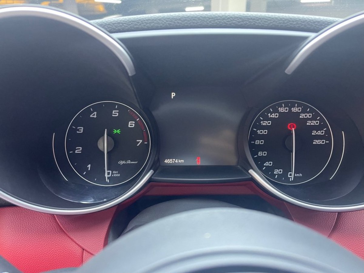 Alpha Romeo Giulia2020 2.0T 280hp Deluxe图片