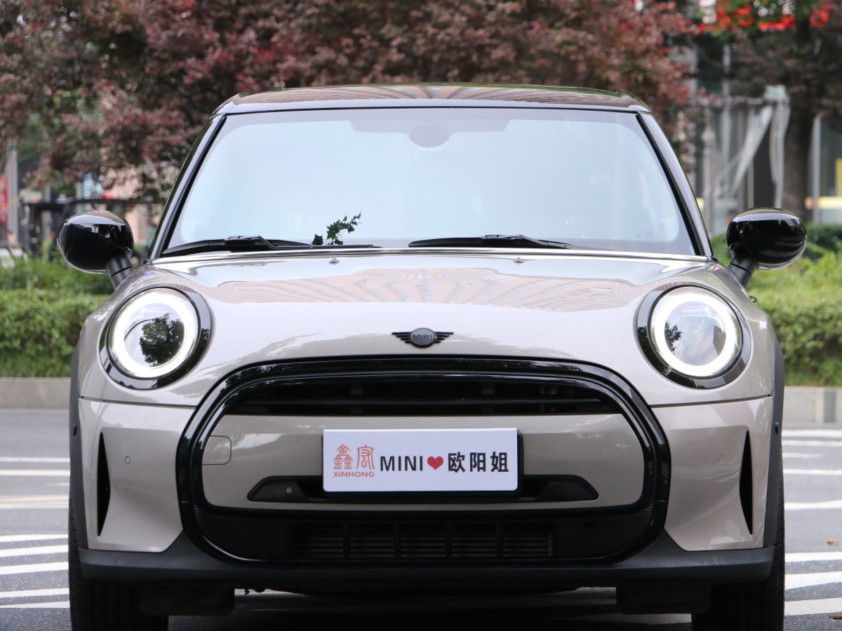 MINI MINI  2022款 1.5T COOPER 藝術(shù)家 五門版圖片
