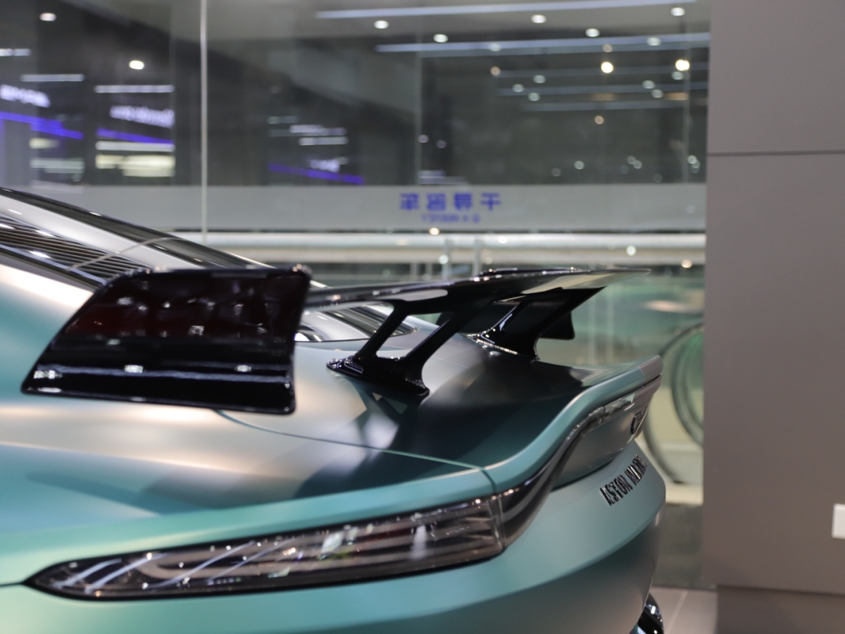 阿斯顿·马丁 V8 Vantage  2021款 F1 Edition Coupe图片