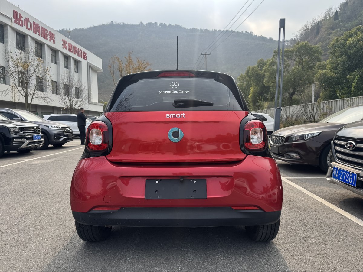 smart forfour  2016款 1.0L 52千瓦靈動(dòng)版圖片