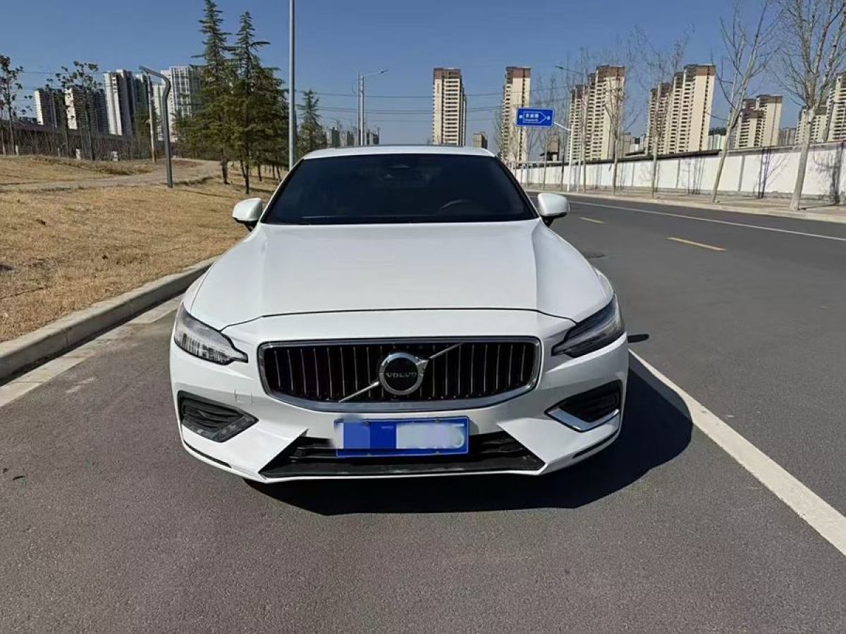 沃爾沃 S60L  2023款 B4 智逸豪華版圖片