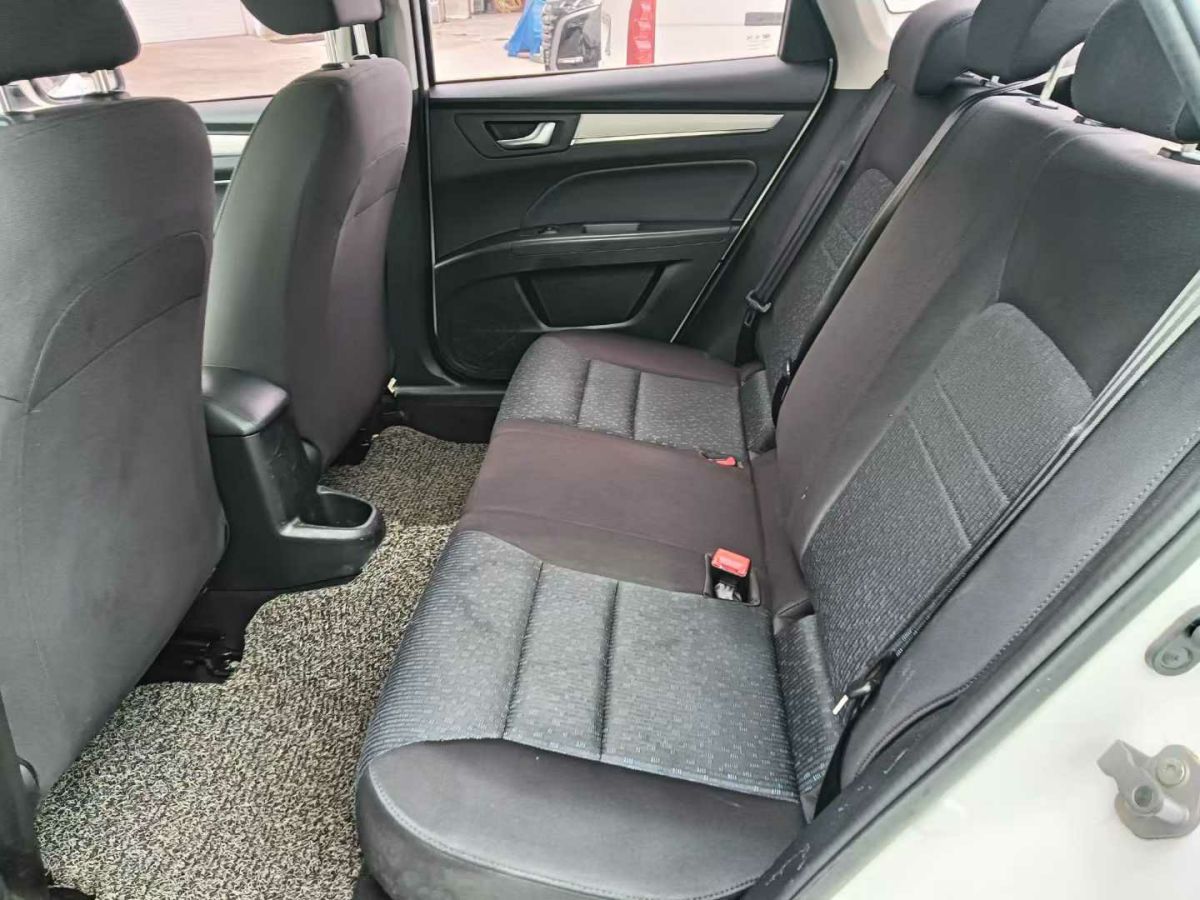 奔騰 B30  2017款 1.6L 自動尊享型圖片