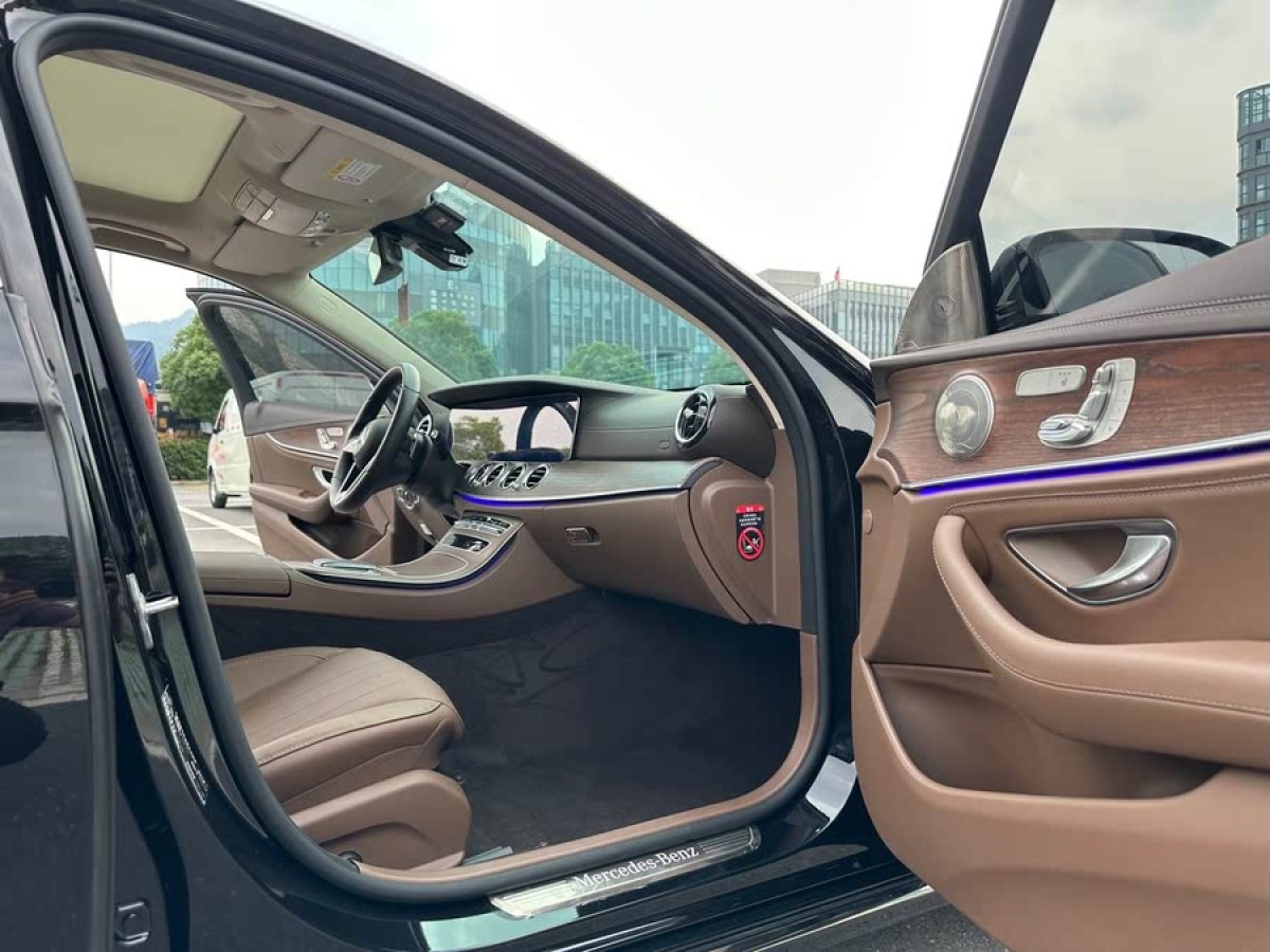 奔馳 奔馳E級(jí)  2023款 改款 E 300 L 時(shí)尚型圖片