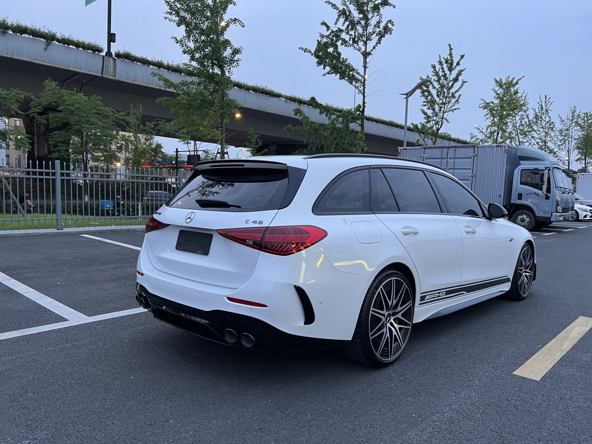 奔馳 奔馳C級(jí)AMG  2024款 AMG C 43 4MATIC 旅行轎車(chē) 特別版圖片