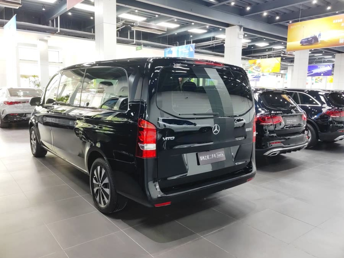 奔馳 威霆  2021款 2.0T 精英版 7座圖片