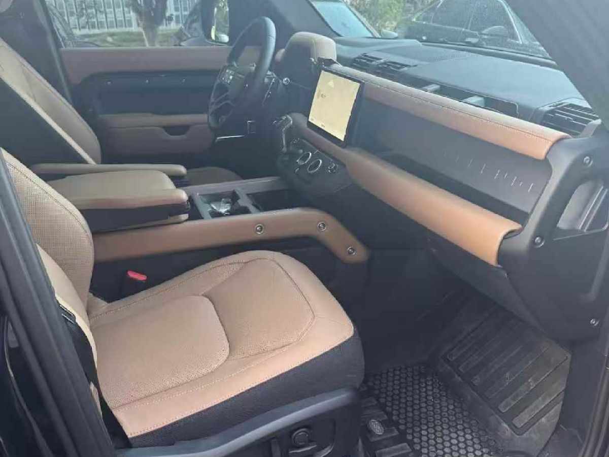 路虎 衛(wèi)士  2025款 110 5.0T V8圖片