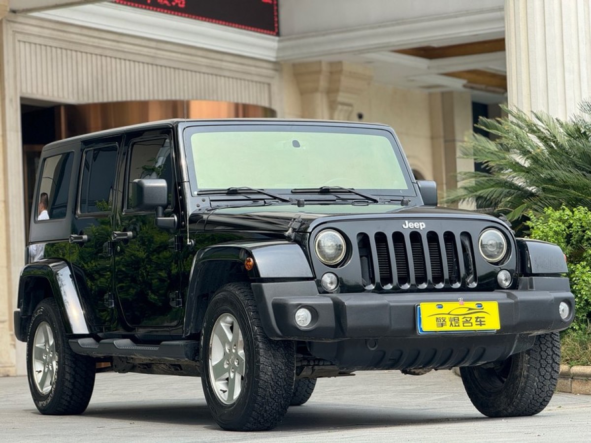 2015年1月Jeep 牧马人  2014款 3.0L Sahara 四门版