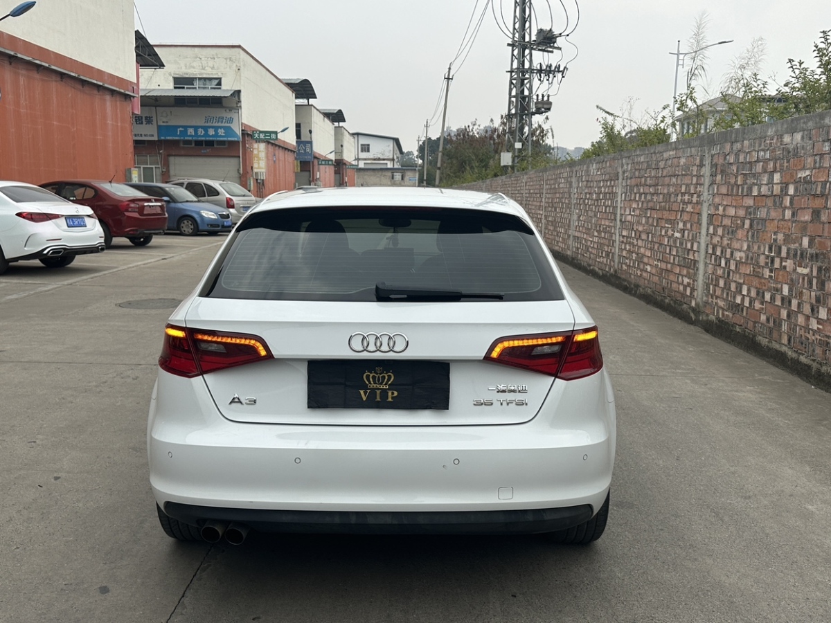 奧迪 奧迪A3  2015款 Sportback 35 TFSI 百萬紀(jì)念智領(lǐng)型圖片