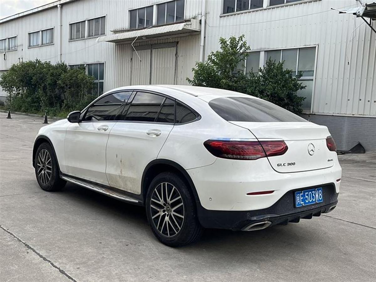 2021年1月奔馳 奔馳GLC  2023款 GLC 300 4MATIC 轎跑SUV