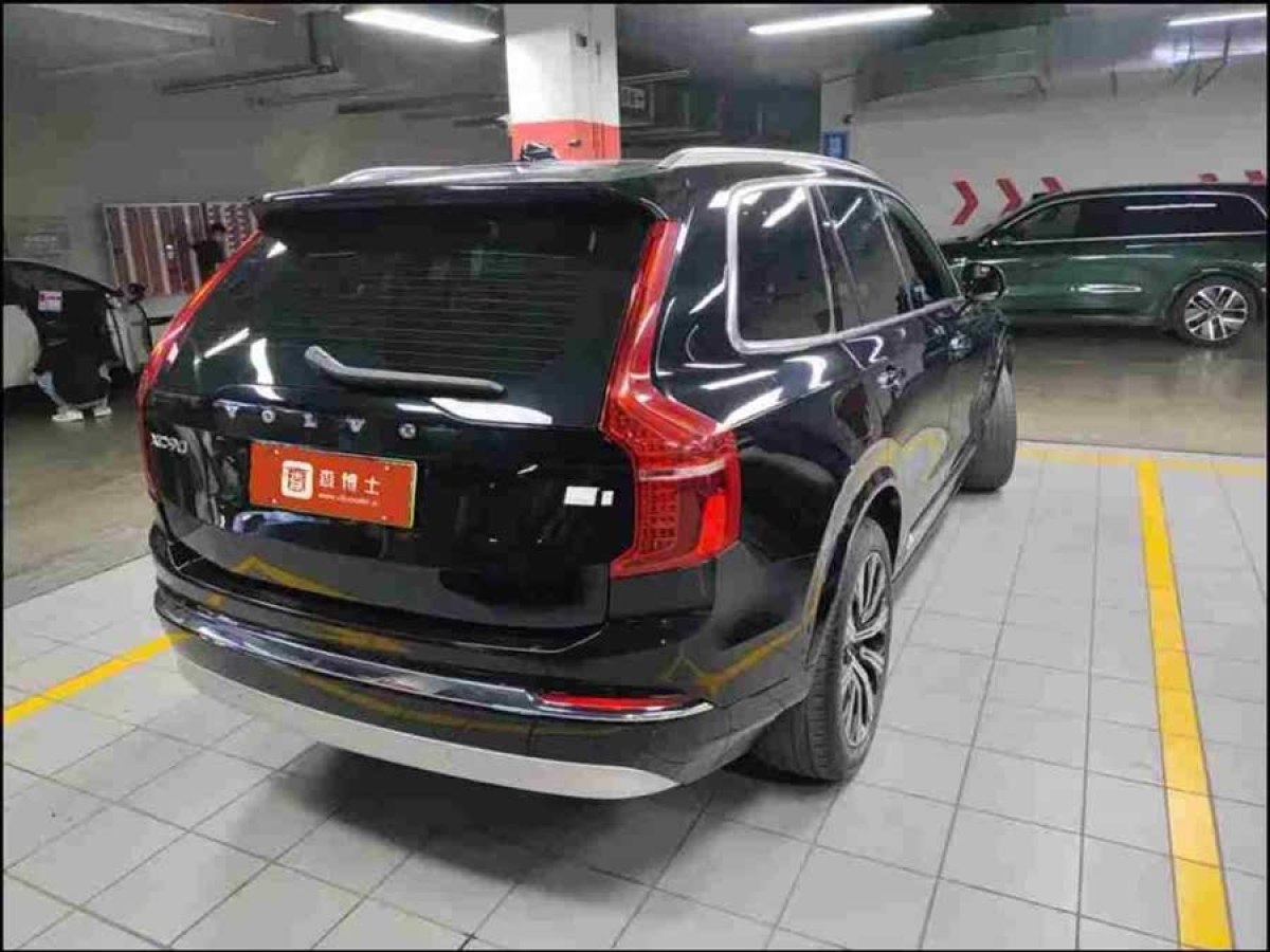 沃爾沃 XC90新能源  2022款 改款 E驅(qū)混動 T8 智尊豪華版 7座圖片