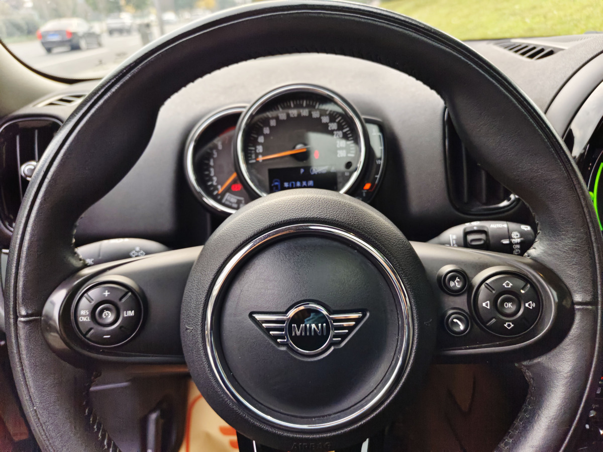 MINI COUNTRYMAN  2019款 2.0T COOPER S ALL4 經(jīng)典派圖片