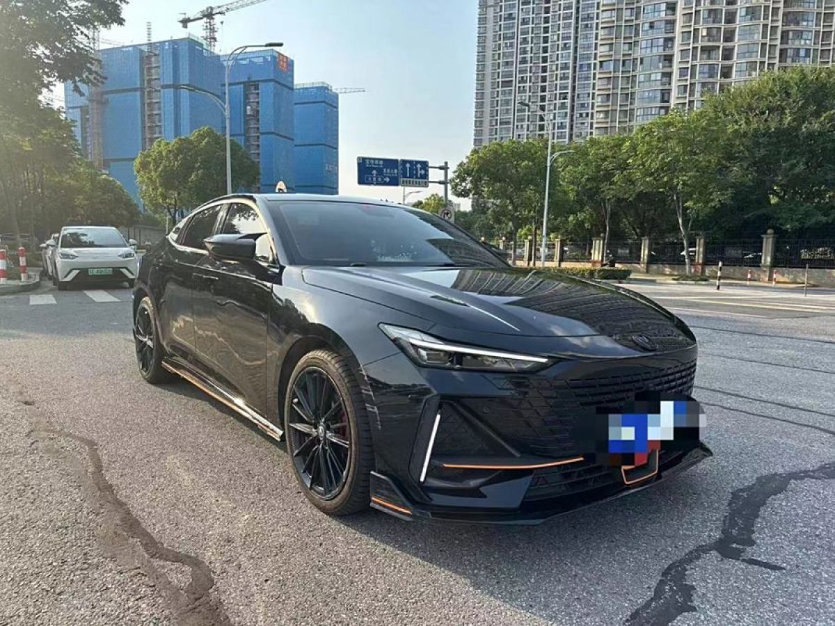 長(zhǎng)安 長(zhǎng)安UNI-V  2022款 1.5T 卓越型圖片