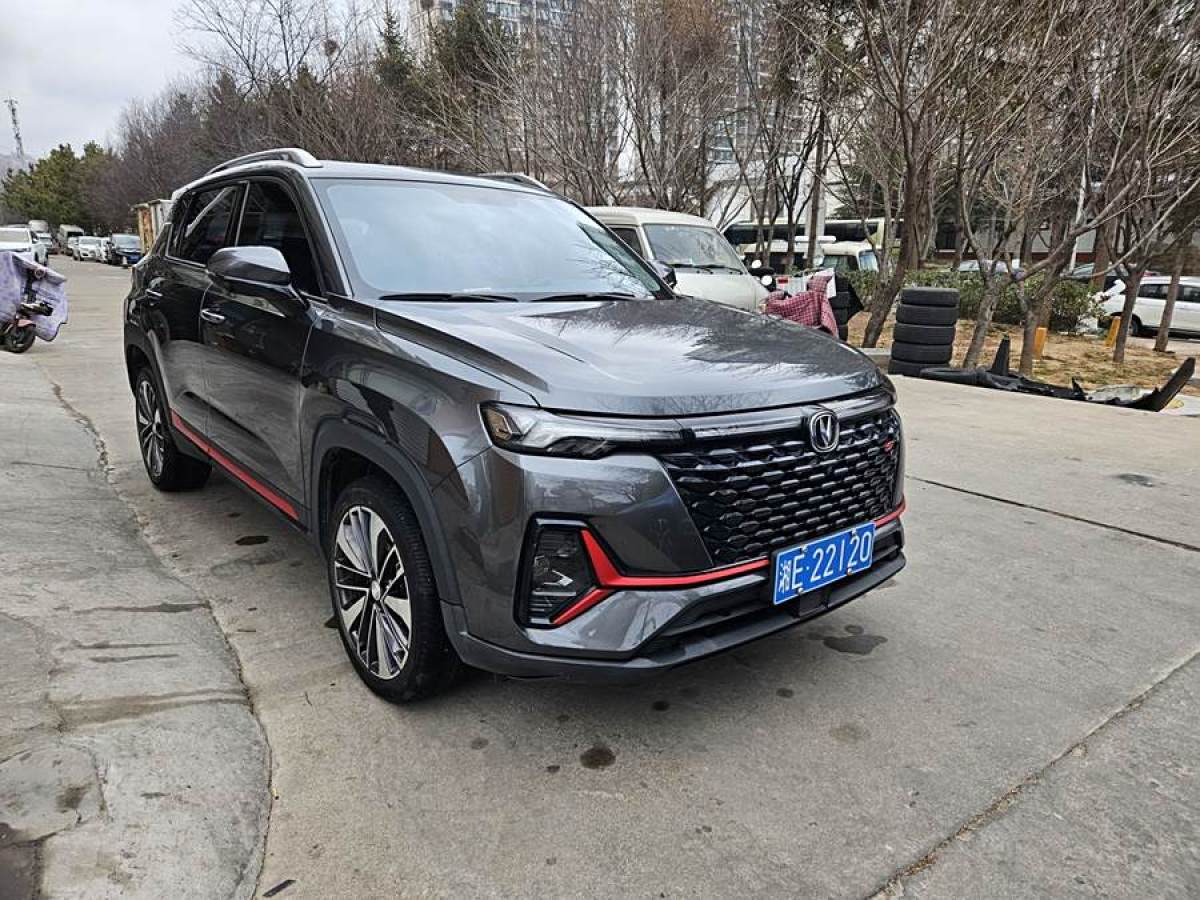 長(zhǎng)安 CS35 PLUS  2021款 改款 藍(lán)鯨NE 1.4T DCT尊貴型圖片