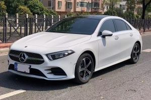 奔馳A級(jí) 奔馳 改款 A 200 L 運(yùn)動(dòng)轎車時(shí)尚型