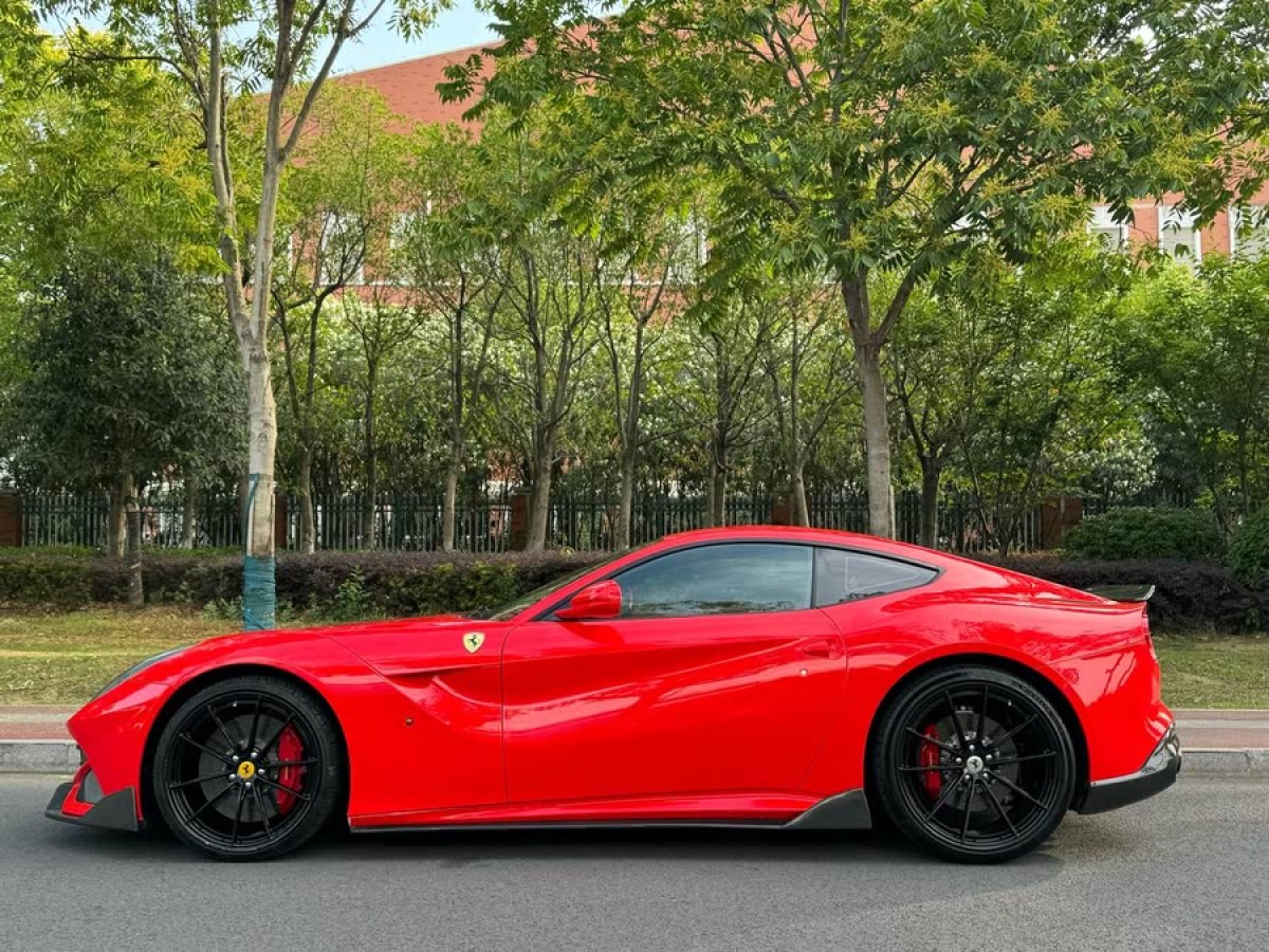 法拉利 F12berlinetta  2013款 6.3L 標(biāo)準(zhǔn)型圖片