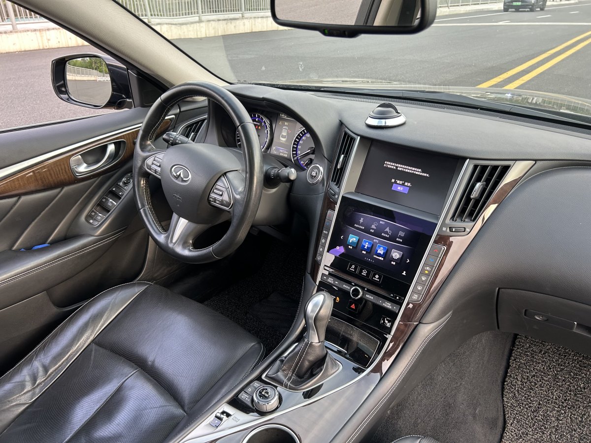 英菲尼迪 Q50L  2015款 2.0T 豪華版圖片