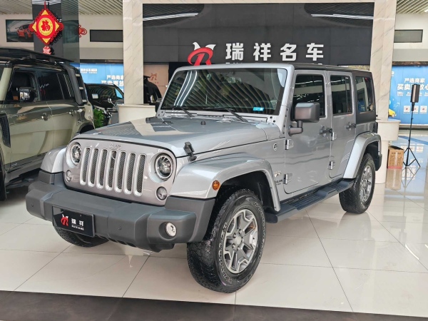 Jeep 牧马人  2017款 3.0L Sahara 四门舒享版