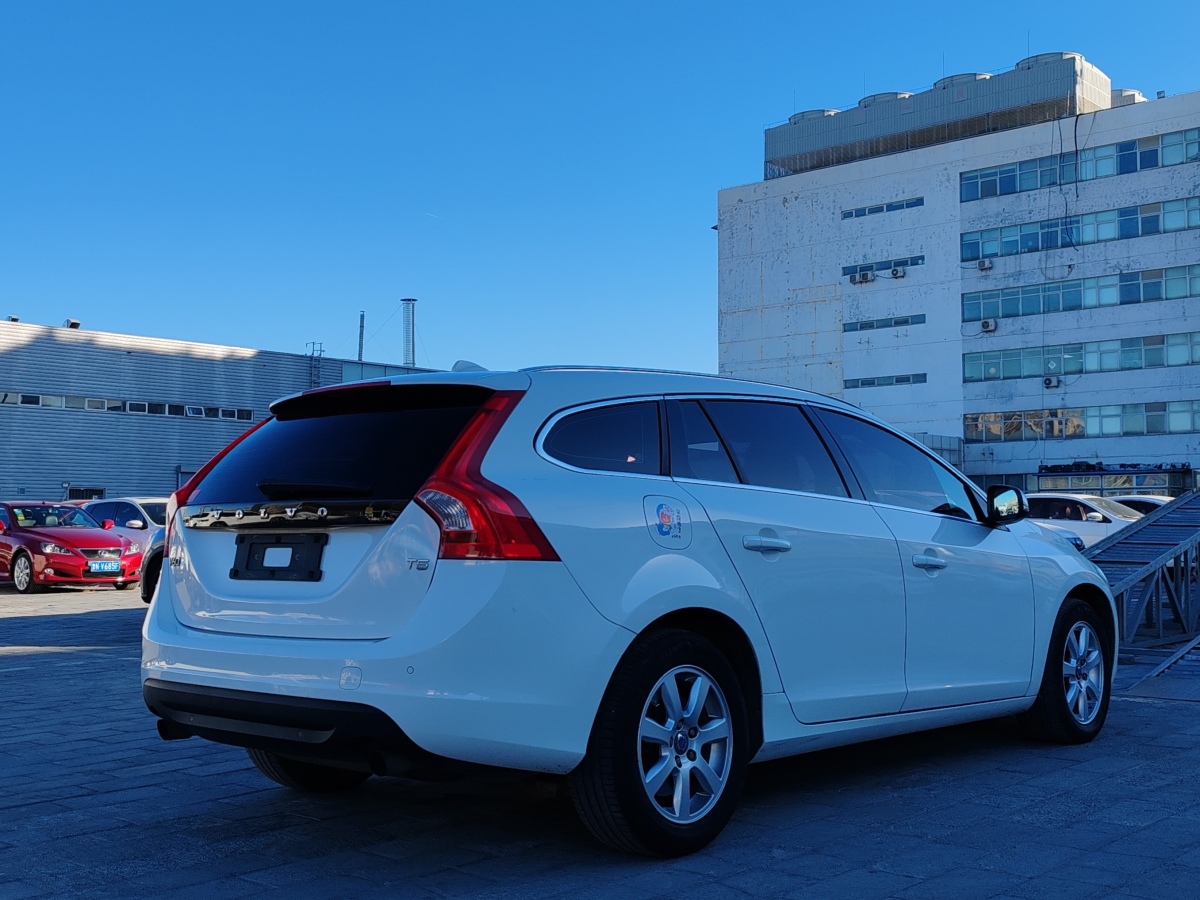 沃爾沃 V60  2013款 T5 智尚版圖片